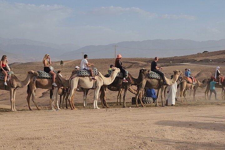 Marrakech Camel Ride og traditionel middag i Agafay-ørkenen