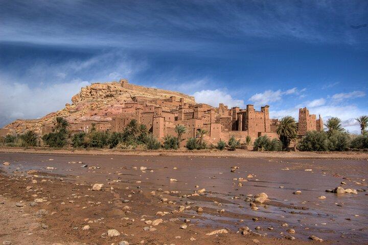 Tour privado de 4 días por el desierto de Merzouga desde Marrakech y Camello Trek