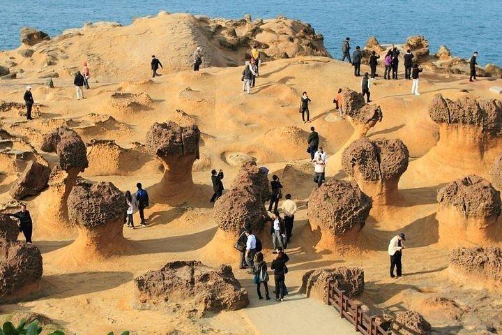 台湾TST: 台北野柳、潮京、十分、九份プライベート ツアー