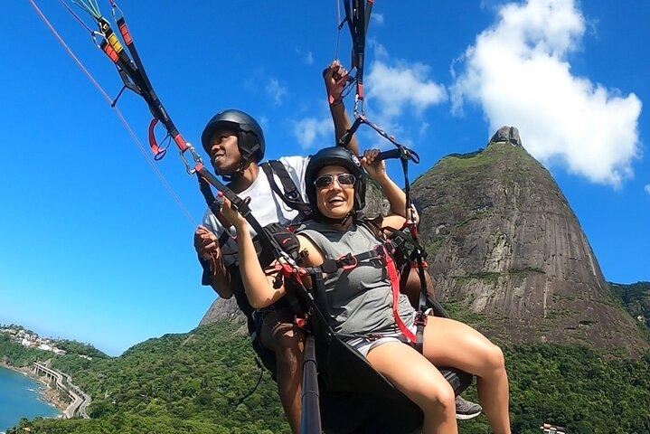Parapendio a Rio con trasporto da parte dell'equipaggio Carlão BigFly incluso.