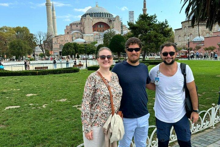 イスタンブールガイドツアー：アヤソフィア、バシリカシスターンなど！