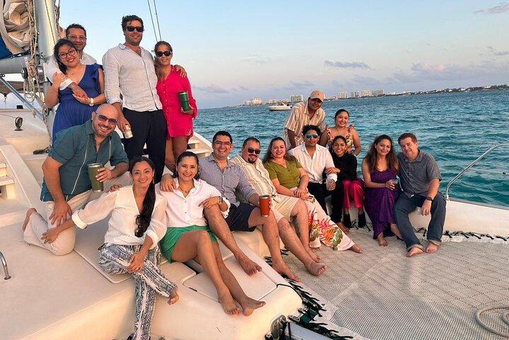 Isla Mujeres katamaran tur med mad