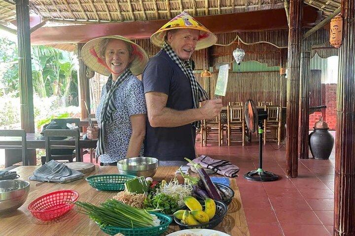 チャークエ野菜村、ハーブカクテル＆ホイアン料理教室
