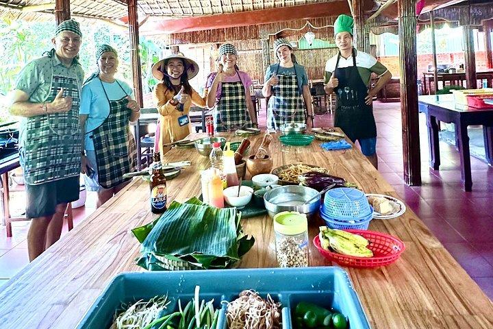 チャークエ野菜村、ハーブカクテル＆ホイアン料理教室