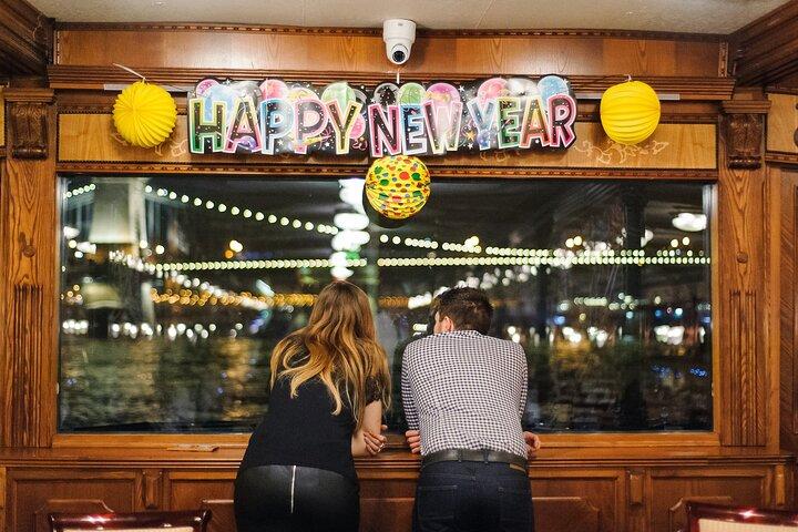 Budapest: Silvester Party Kreuzfahrt mit Essen, Live-Musik und DJ