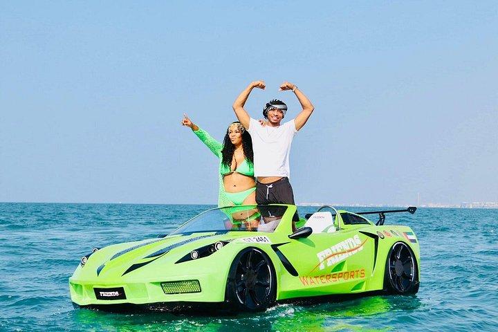 Experiencia de coche de reacción en Dubai con vistas al Burj Al Arab