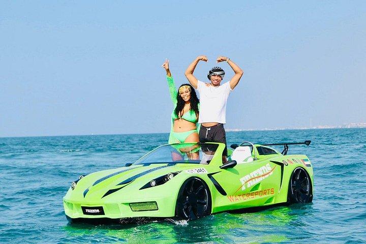 Experiencia de coche de reacción en Dubai con vistas al Burj Al Arab
