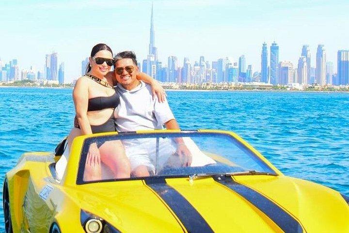 Experiencia de coche de reacción en Dubai con vistas al Burj Al Arab