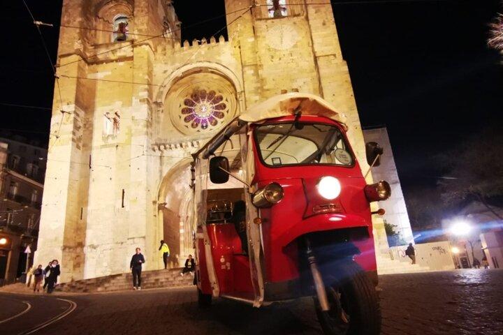 Lisbon: Private Tuk Tuk at your demand