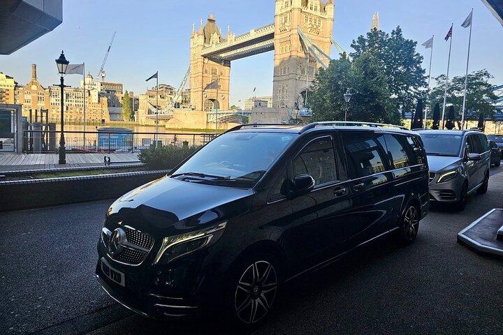 サウサンプトン・クルーズ・ポート発着のロンドンのホテルへのプライベート送迎