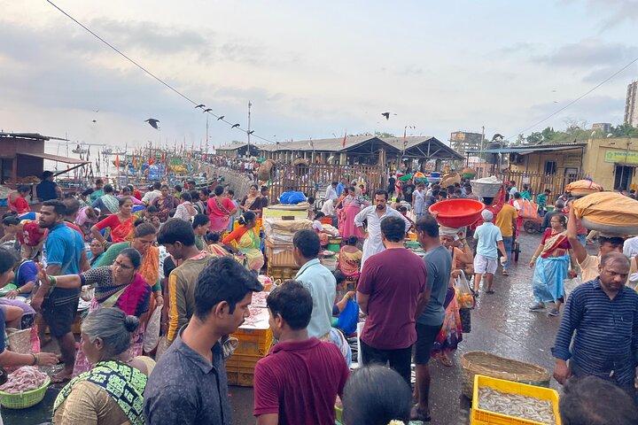 Autentisk Mumbai All Day Market Tour med en Mumbaiker