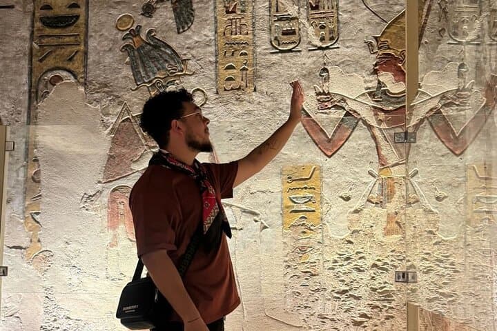 Luxor Day Tour with Transfer and Guide