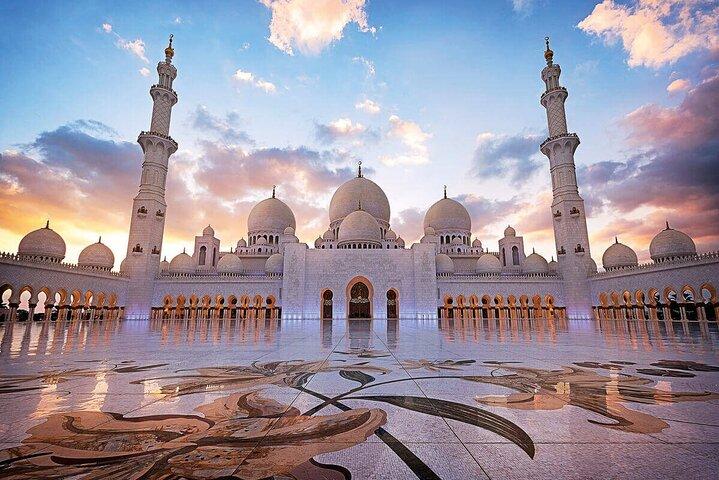 Visite de la grande mosquée Sheikh Zayed avec entrée au musée du Louvre