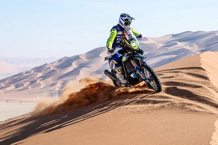 ダートバイクスリル: レッドデューンズ砂漠の60分アドベンチャー