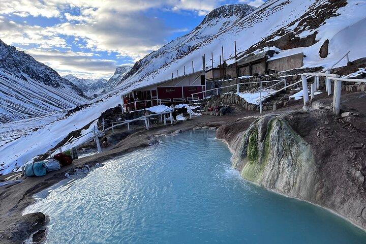 Tur och retur med 4x4 till Termas de Colina från Cajón del Maipo