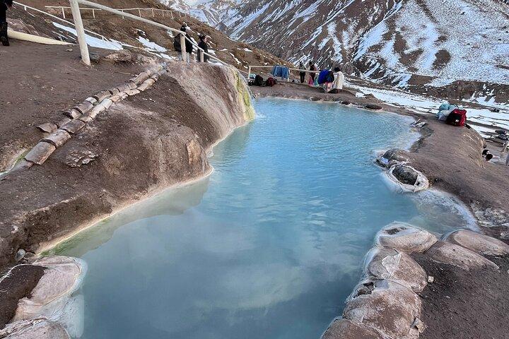 Tur och retur med 4x4 till Termas de Colina från Cajón del Maipo