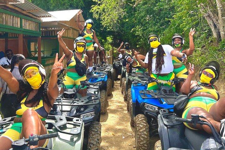 ATV-Fahrt in Montego Bay und Bambus-Rafting mit Kalkstein-Fußmassage