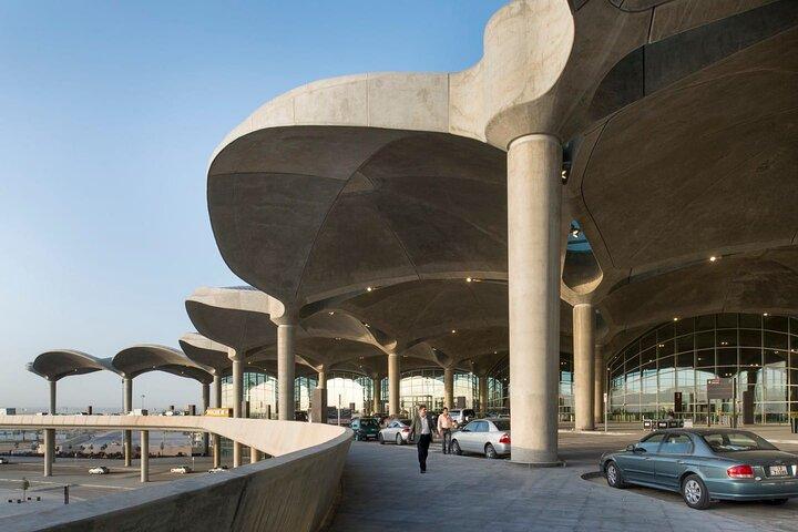 シェイク・フセイン国境アンマンまたは空港へのプライベート送迎