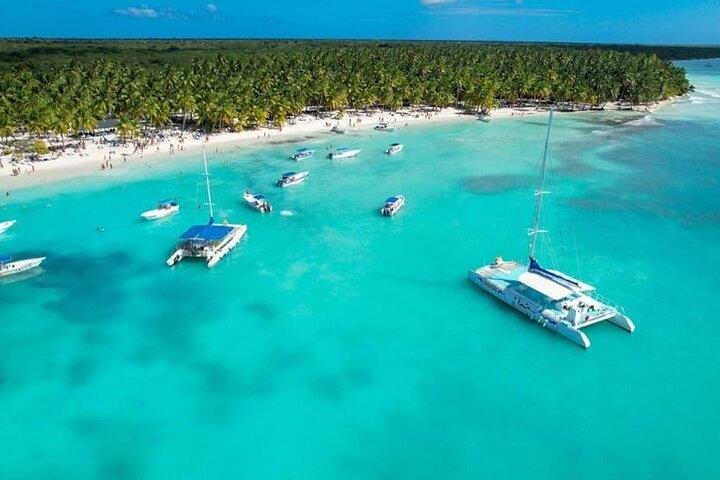 De Santo Domingo Ilha Saona Comida e Bebida Catamarã Vip