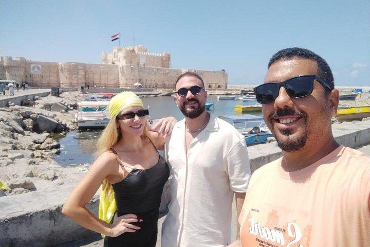 カイロからアレクサンドリアへ：カタコンベとシタデルへの日帰り旅行（ランチ付き）