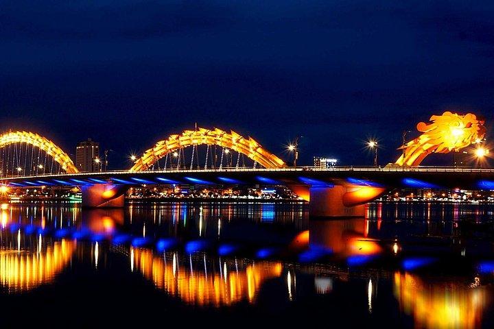 ダナンプライベートナイトツアー：市場、絶景、ボートトリップ