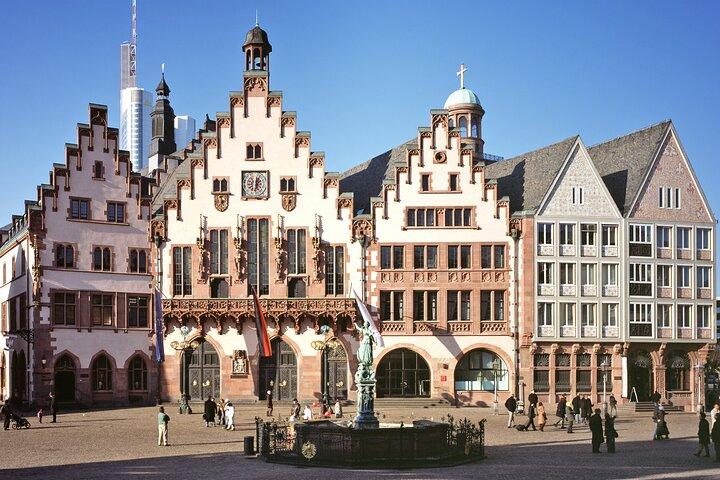 Private guided sightjogging tour through Frankfurt