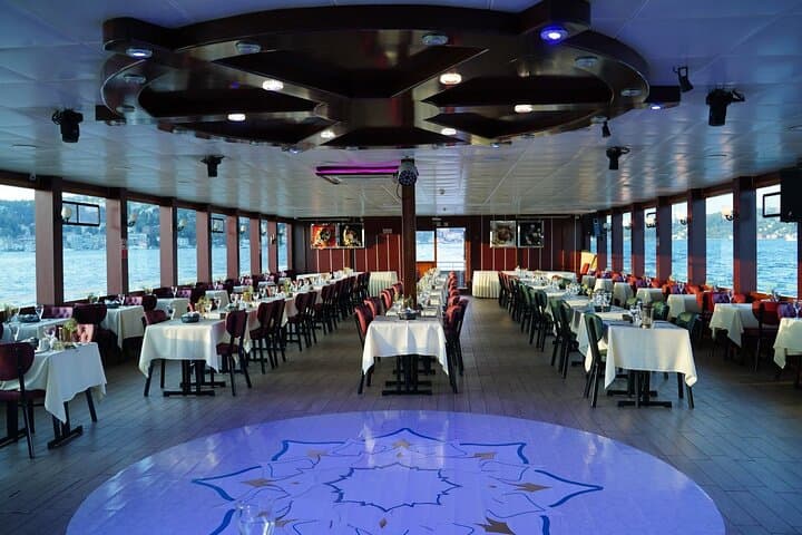 Luxurious Dinner Cruise in Istanbul Bosphorus