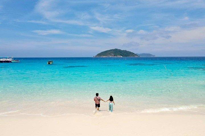 プーケット：シミラン諸島終日シュノーケリングツアー（ランチ付き）