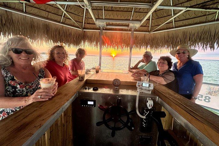 Hoteller i nærheden af Tikis- Sunset Cruise 1.5hr