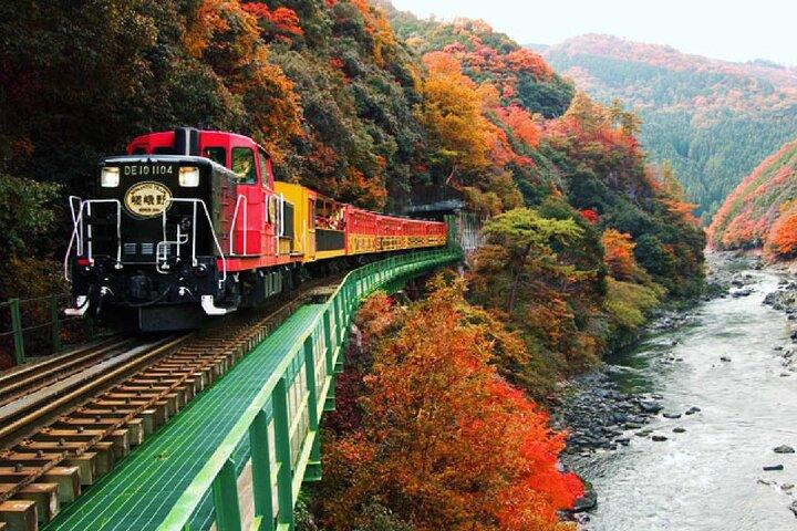 京都バスツアー：嵯峨野鉄道＆保津川遊覧