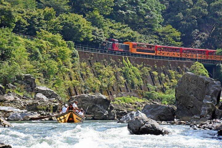 京都バスツアー：嵯峨野鉄道＆保津川遊覧