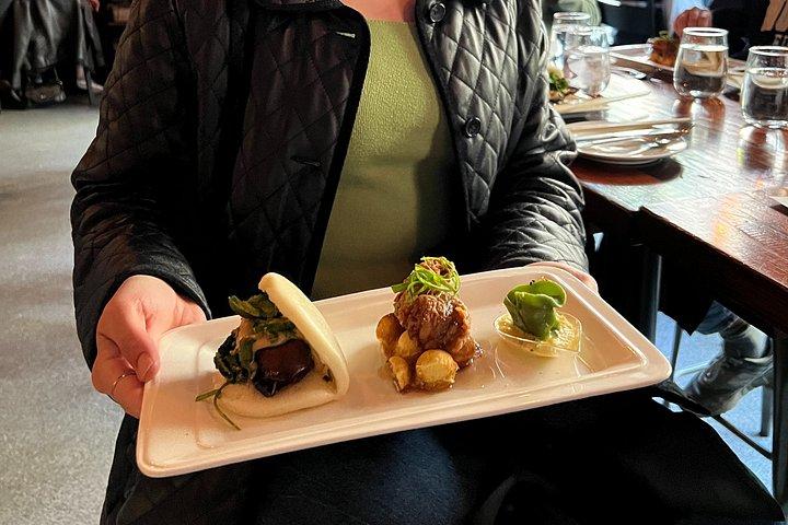 Knödel nach Dim Sum : Essen und Geschichte Tour durch Bostons Chinatown
