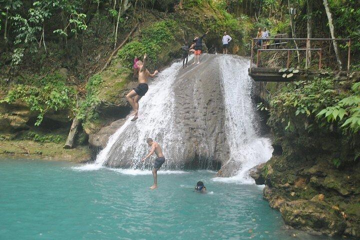 Visite combinée du Blue Hole, des Secret Falls et des Dunn's River Falls