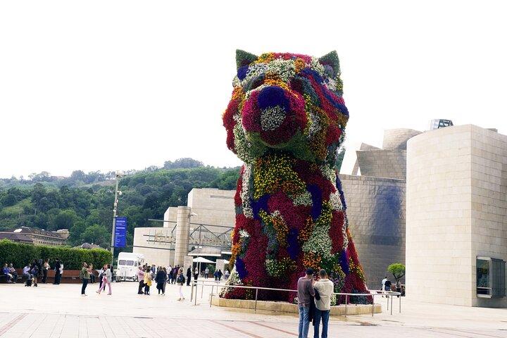 アーティストがガイドするグッゲンハイム美術館ツアー