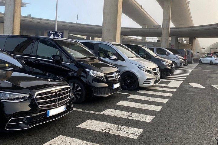パリ・シャルル・ド・ゴール空港プライベート到着送迎