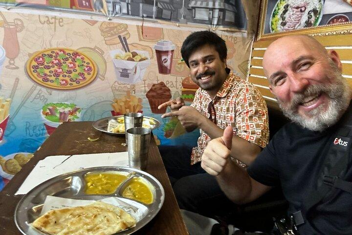 ダッカのフード ツアー : ダッカの最高の食べ物を味わう