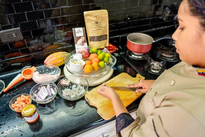 グアヤキル半日歴史ツアーとココア料理体験