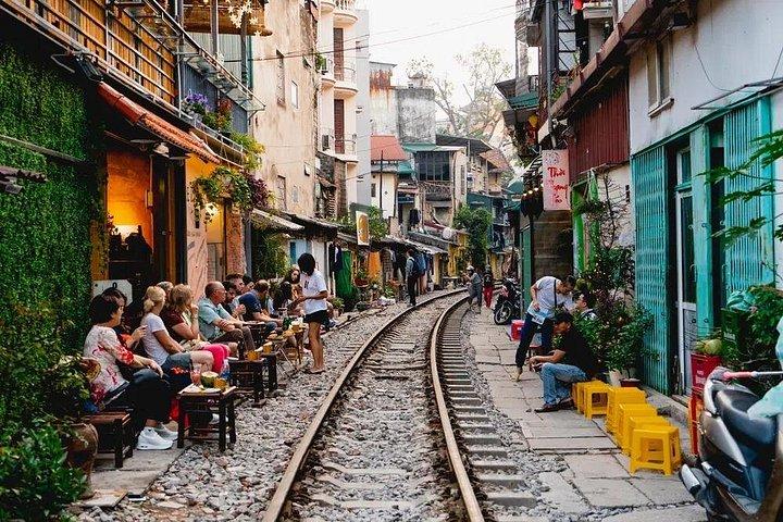 北ベトナムのベスト5日間旅行：ハノイ、ニンビン、ハロン
