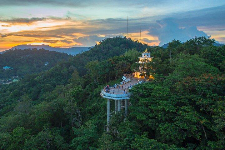 Phuket Discovery com Almoço: Grande Buda, Cidade Velha e Mercado Domingo