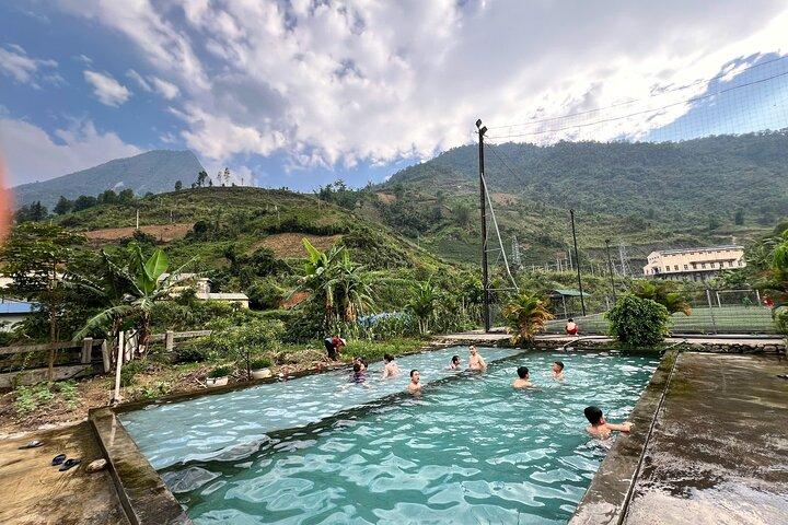 Viaggio in moto Sapa attraverso splendidi villaggi con pilota