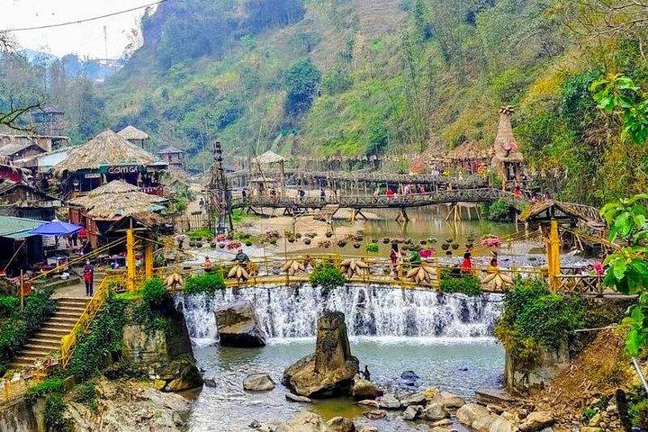 Sapa Town to Cat Cat Village: Half-Day Guided Walking Experience
