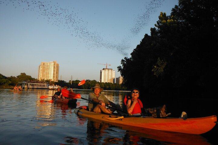 Excursión en kayak para observar murciélagos al atardecer