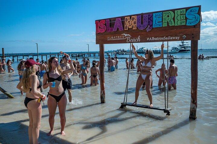 Isla Mujeres Schnorchel- und Katamaran-Abenteuertour