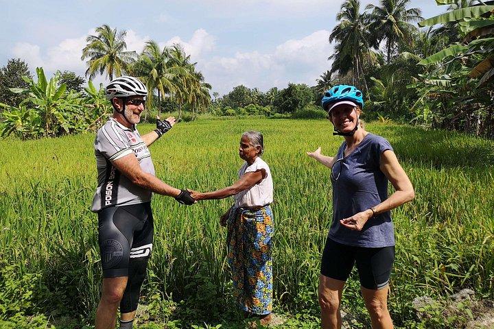 ハンバントタ港からのヤラのサイクリング遠征