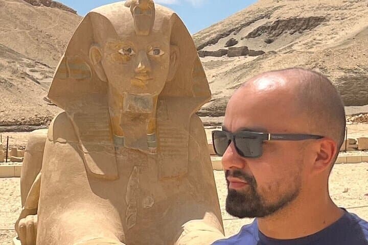 Private Tour to the Valley of the Queens and kings of Luxor