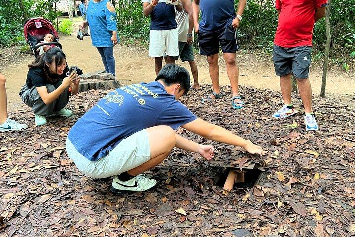 VIP Tour: Cu Chi Tunnels Mezza giornata | Opzione: Vere pistole da tiro