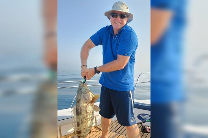 Dubai Deep Sea Fishing 4 hours + BBQ of Catch