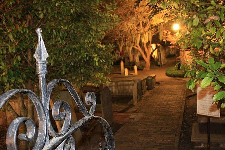 ¡Un tour fantasma con 10 historias y equipos ORIGINALES!