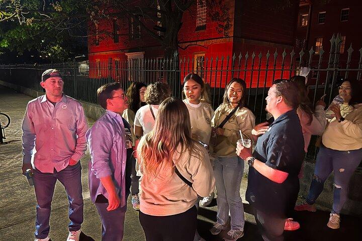 Crawl New Orleans : Haunted Pub Crawl & Ghost Tour