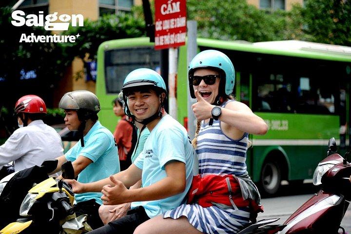 プレミアムホーチミンバイクフードツアー（ミシュランオプショナル）